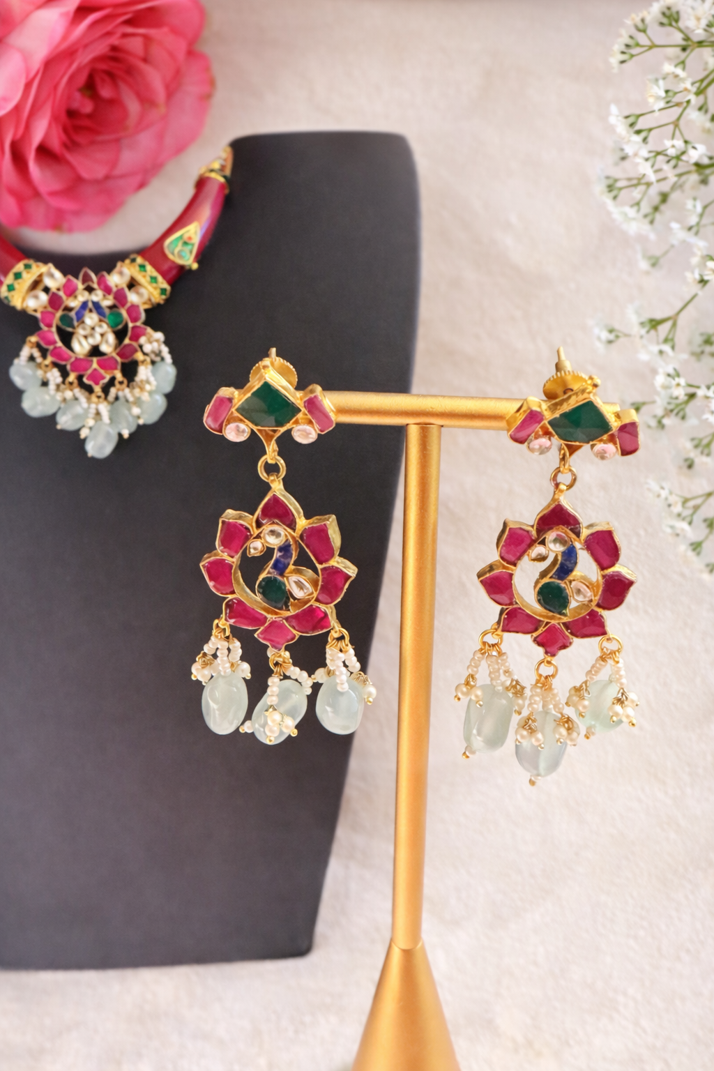 Laal rang pachi necklace