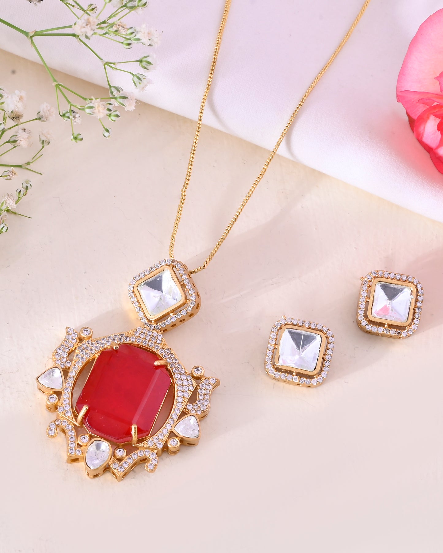 Apple pendant