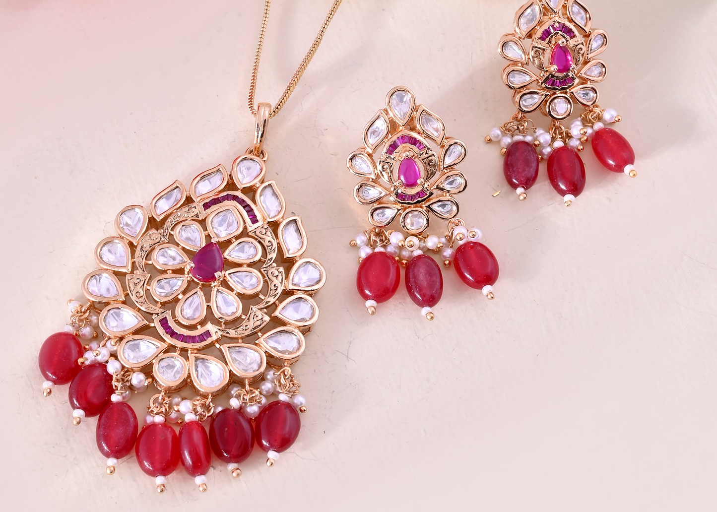 Ruby red pendant set