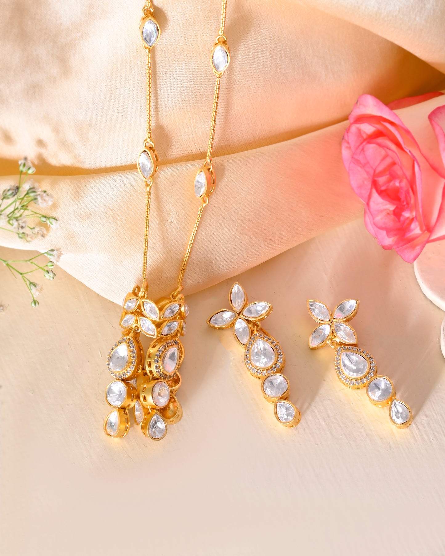 Jhula 360 pendant set