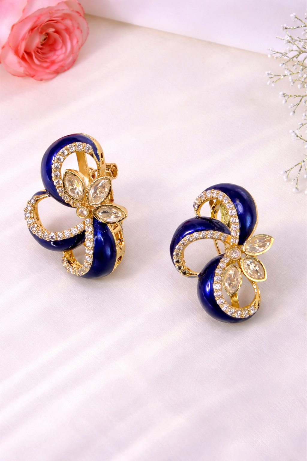 Royal blue Pinwheel premium pendant