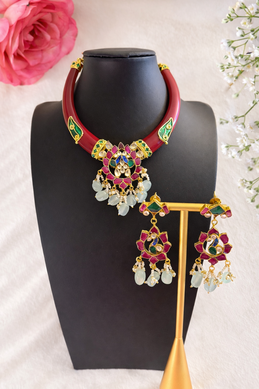 Laal rang pachi necklace