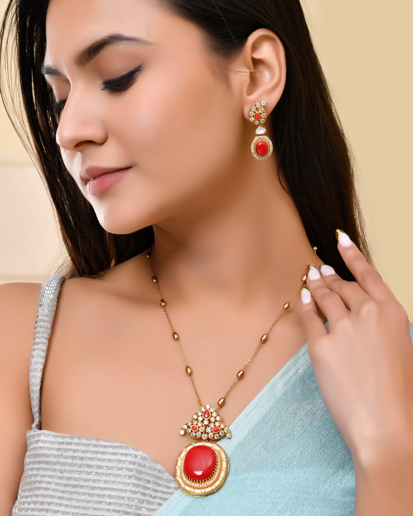 Vilasa pendant set