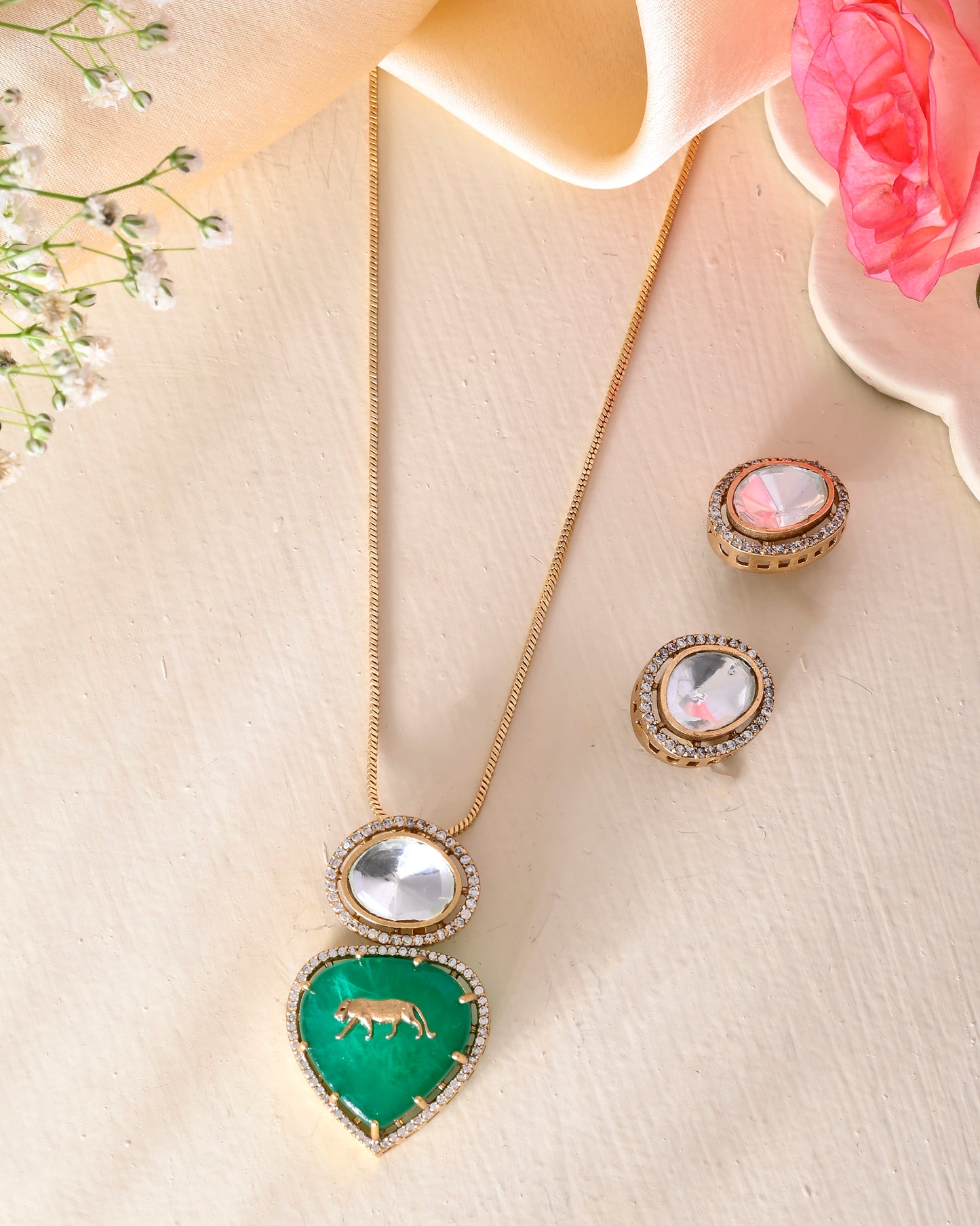 Sabya-sachi inspired pendant set