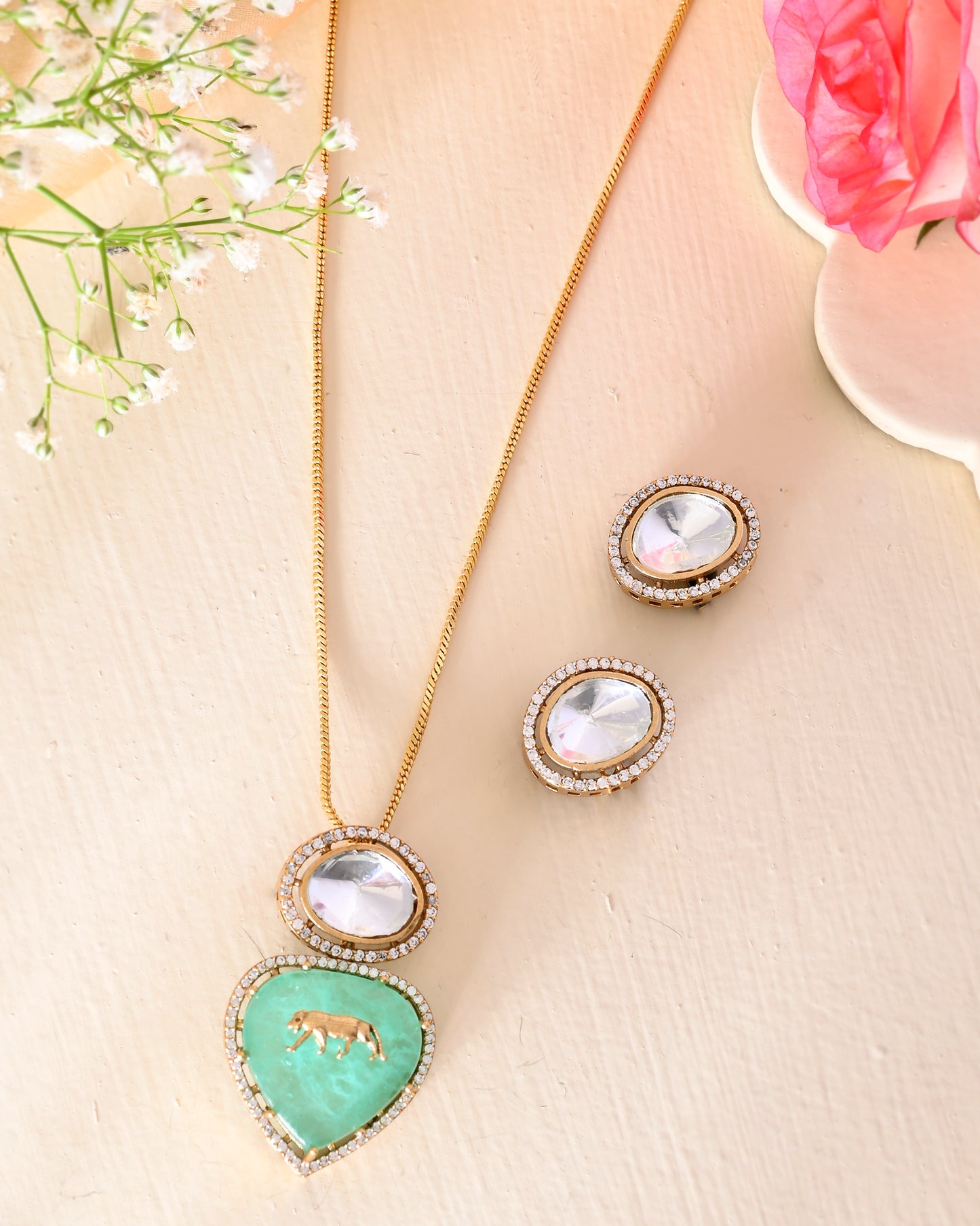 Sabya-sachi inspired pendant set